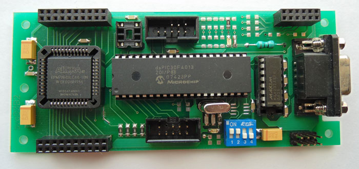 Отладочная сборка на базе Altera EPM7064 и Microchip dsPIC30F4013