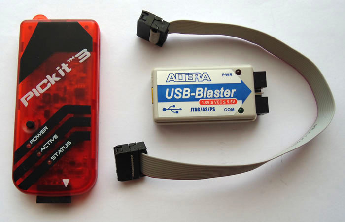 Программаторы PICkit3 от Microchip и USB-Blaster от Altera